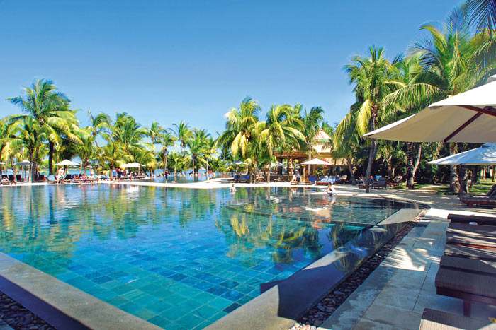 vue de la piscine de l'hôtel Le Mauricia