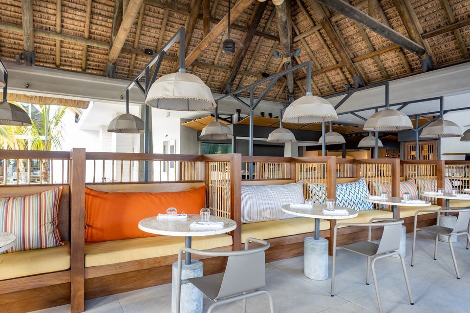restaurant sunrise attitude