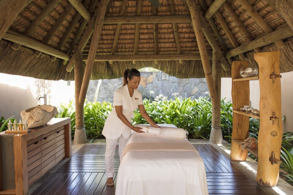 spa trou aux biches maurice